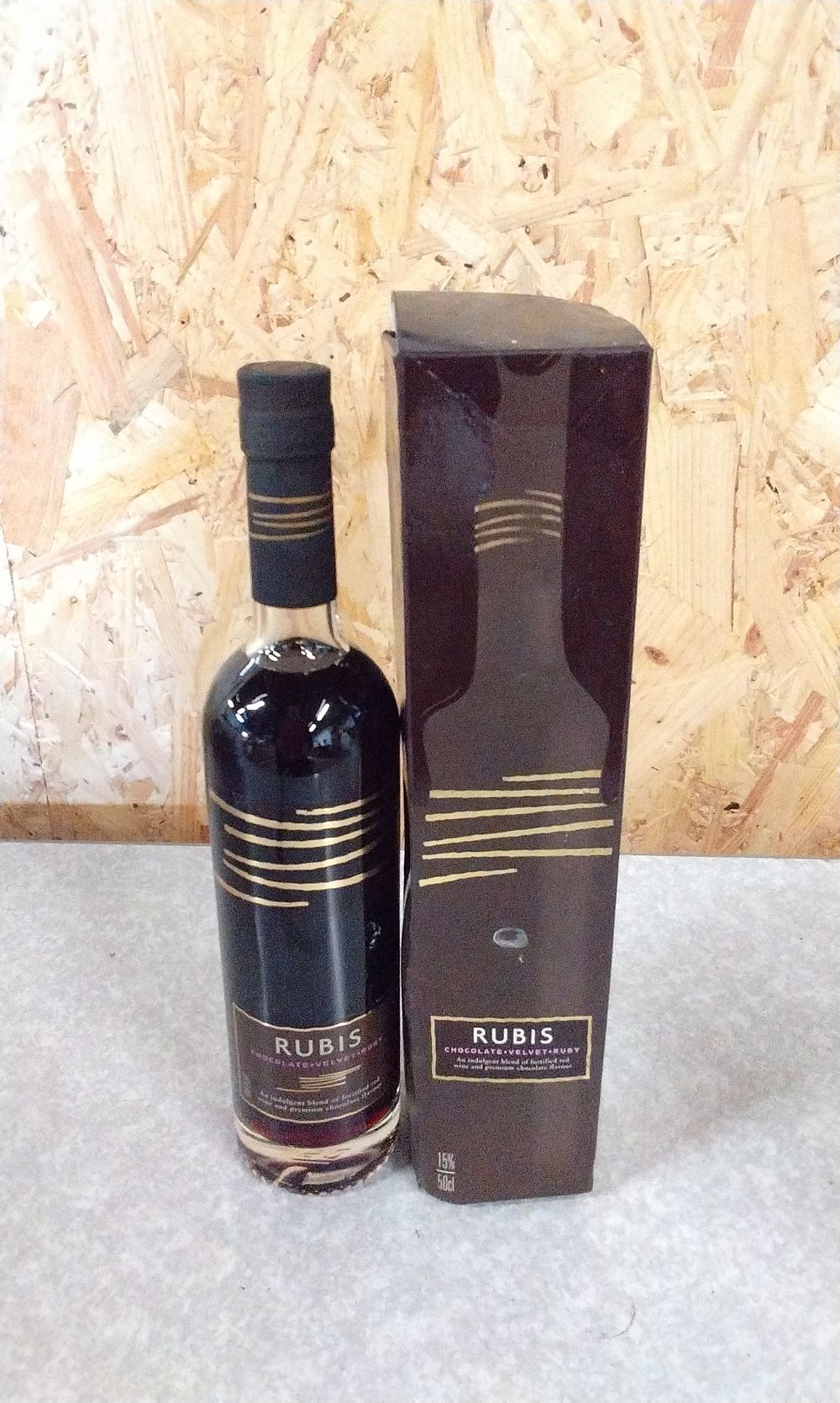 Lot 220: Rubis Chocolate Velvet Rubis Liqueur Bottle and Box