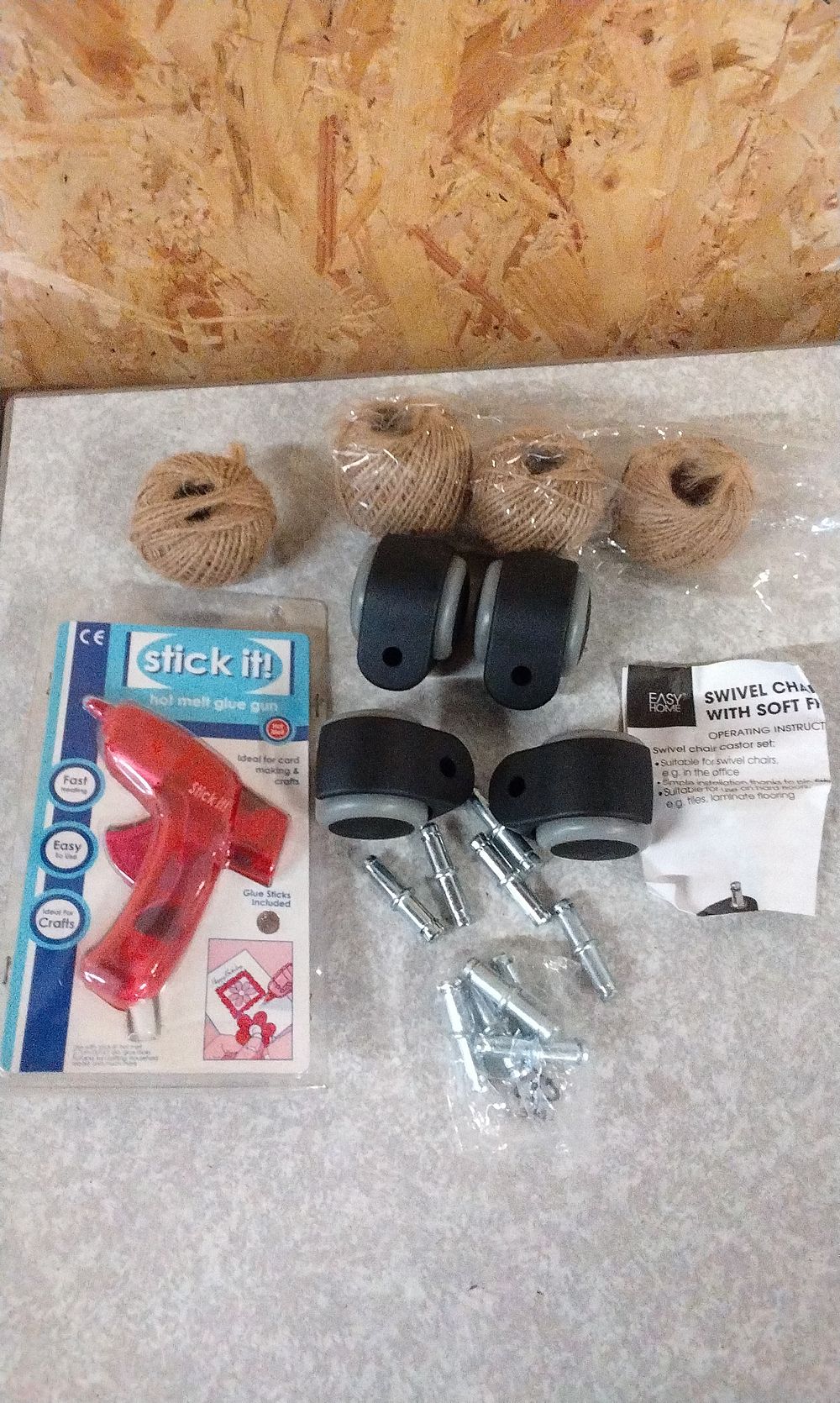 Lot 222: Stick It! Glue Gun, Twine, and EASY home Castor Set