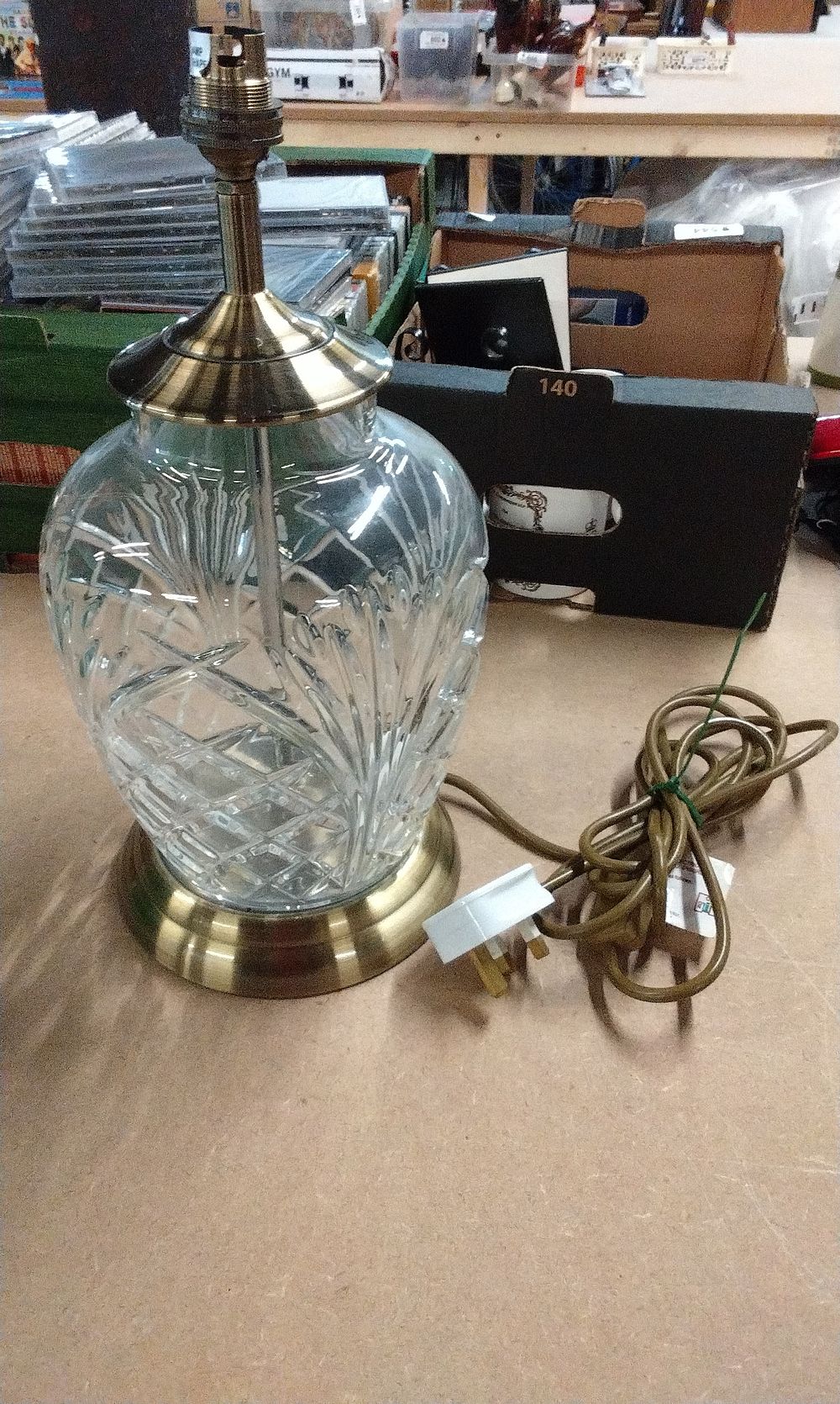 Lot 231: Blenheim Large Pineapple Table Lamp