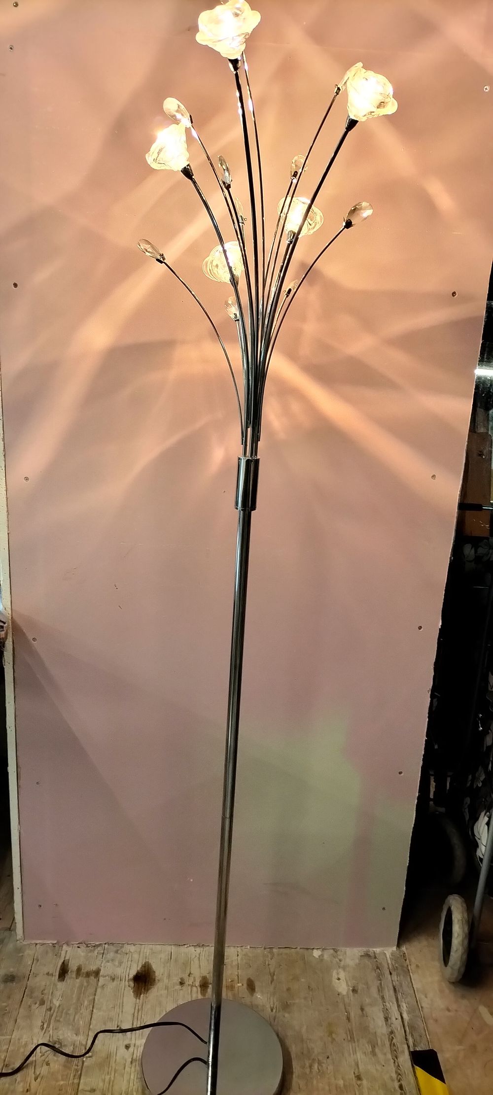 Lot 278: A Money Tree Chrome Floor Lamp with Flower Shades