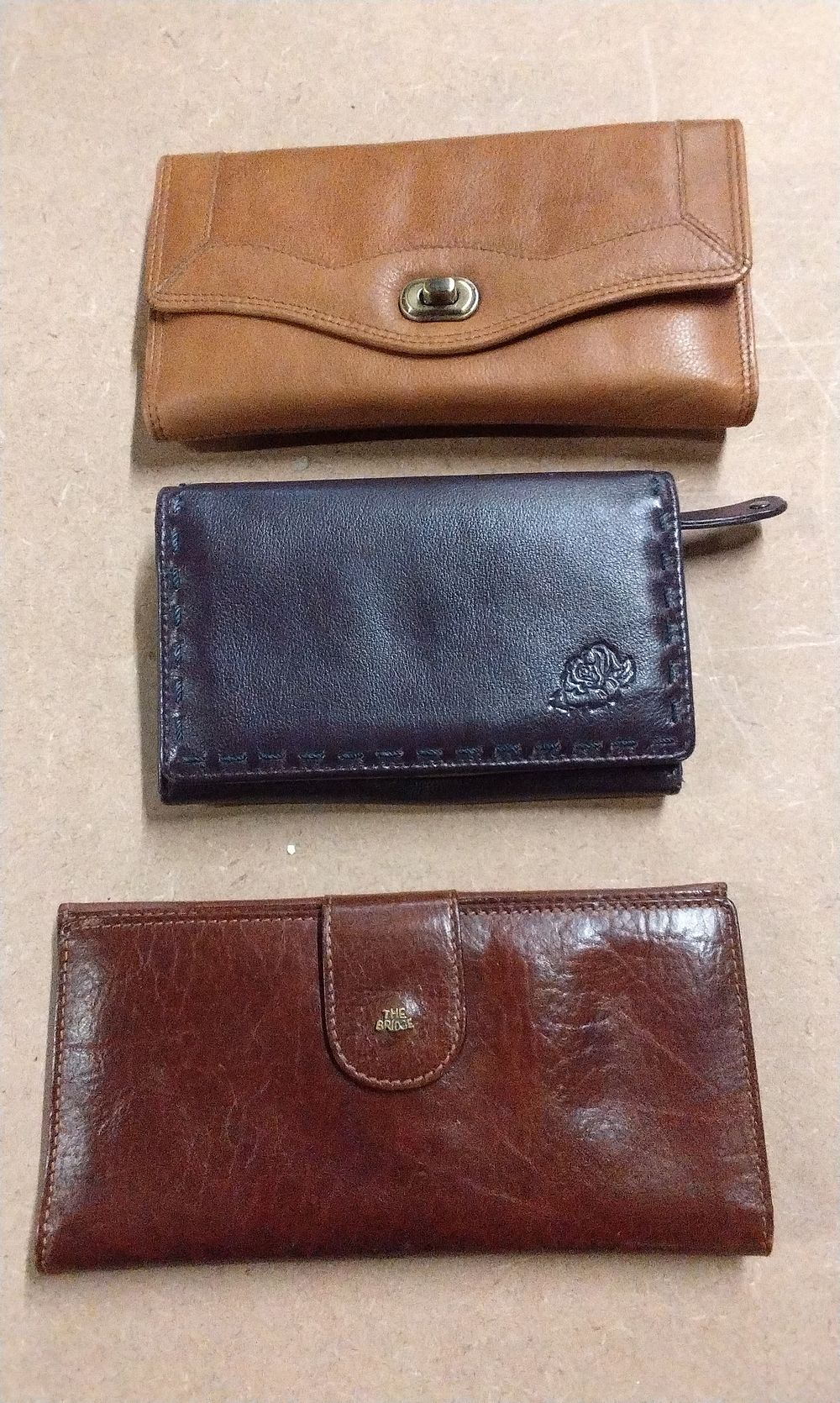 Lot 287: A THE BRIDGE Medium Brown Leather Wallet