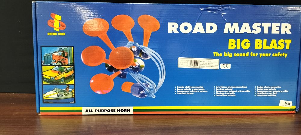 Lot 320: SHENG TONG Road Master Big Blast All Purpose Air Horn Kit