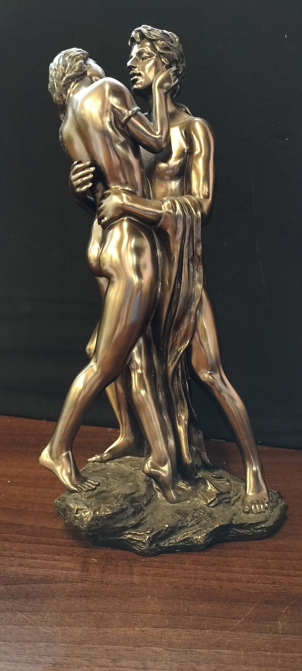 Lot 324: A Bronzetone Sculpture of Two Embracing Figures