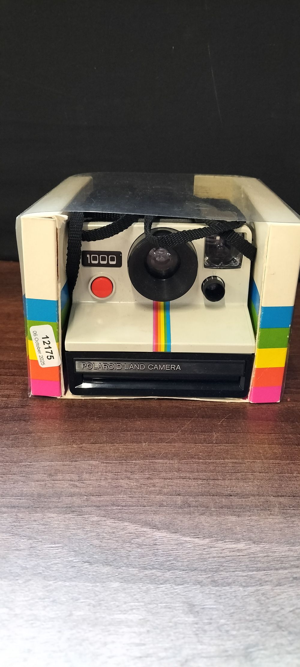 Lot 346: A Polaroid 1000 Land Camera