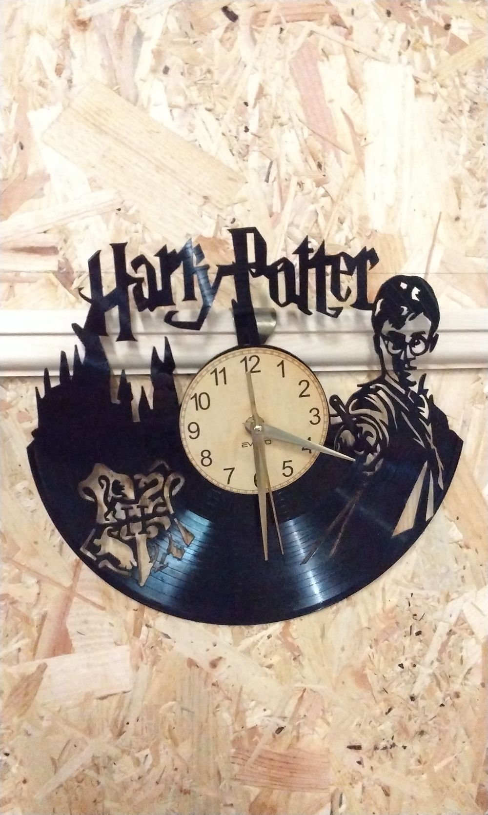Lot 384: Contemporary Harry Potter Themed Vinyl LP Record Wall Clock