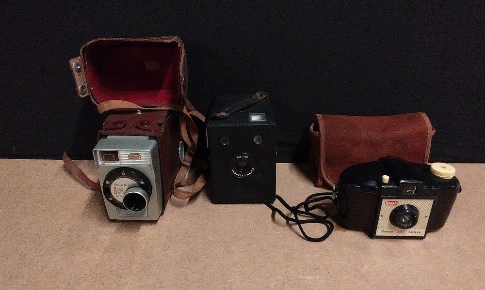 Lot 398: Three Kodak Cameras, including a Six-20 Hawkeye Major