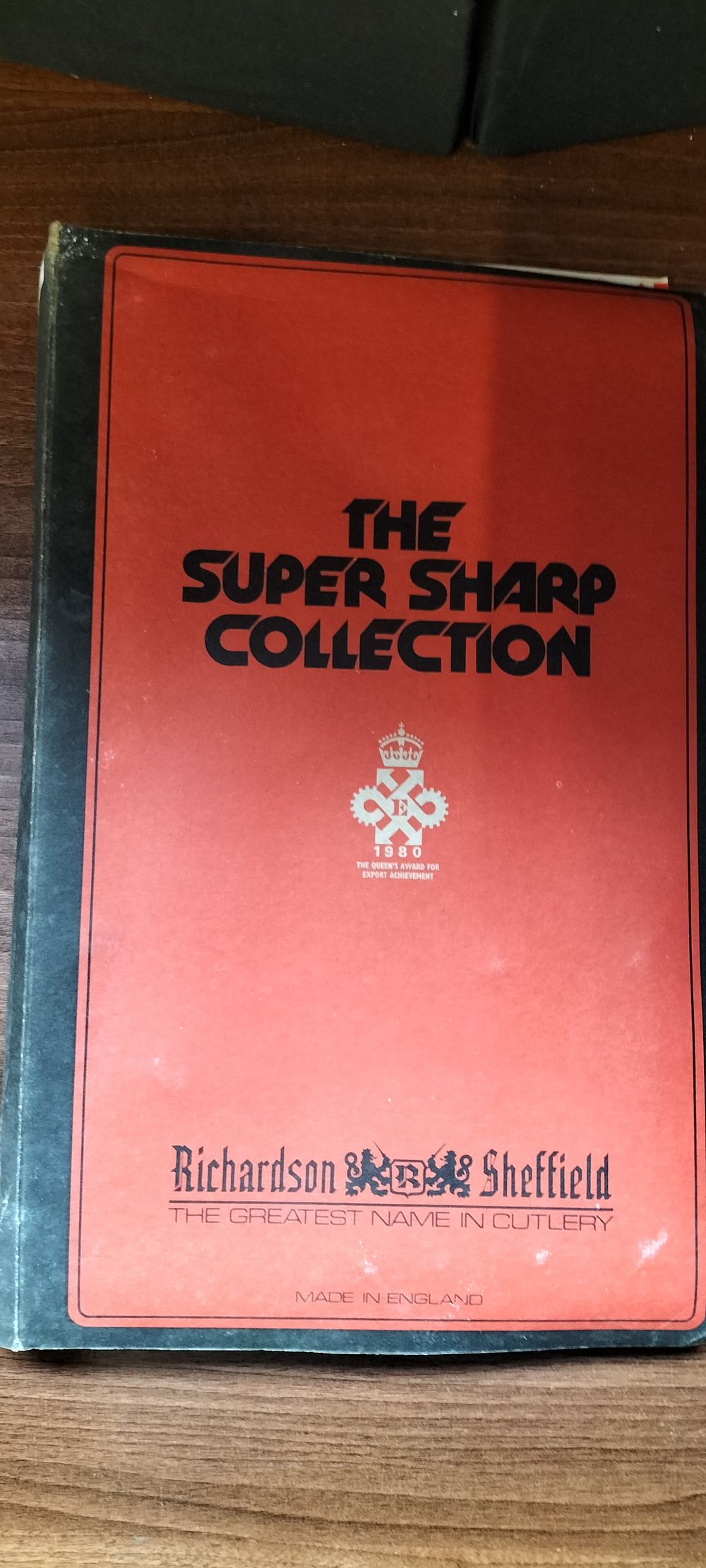 Lot 492: Richardson Sheffield "The Super Sharp Collection" 16-Piece Cutlery Set. Collection only, proof of age required upon collection.