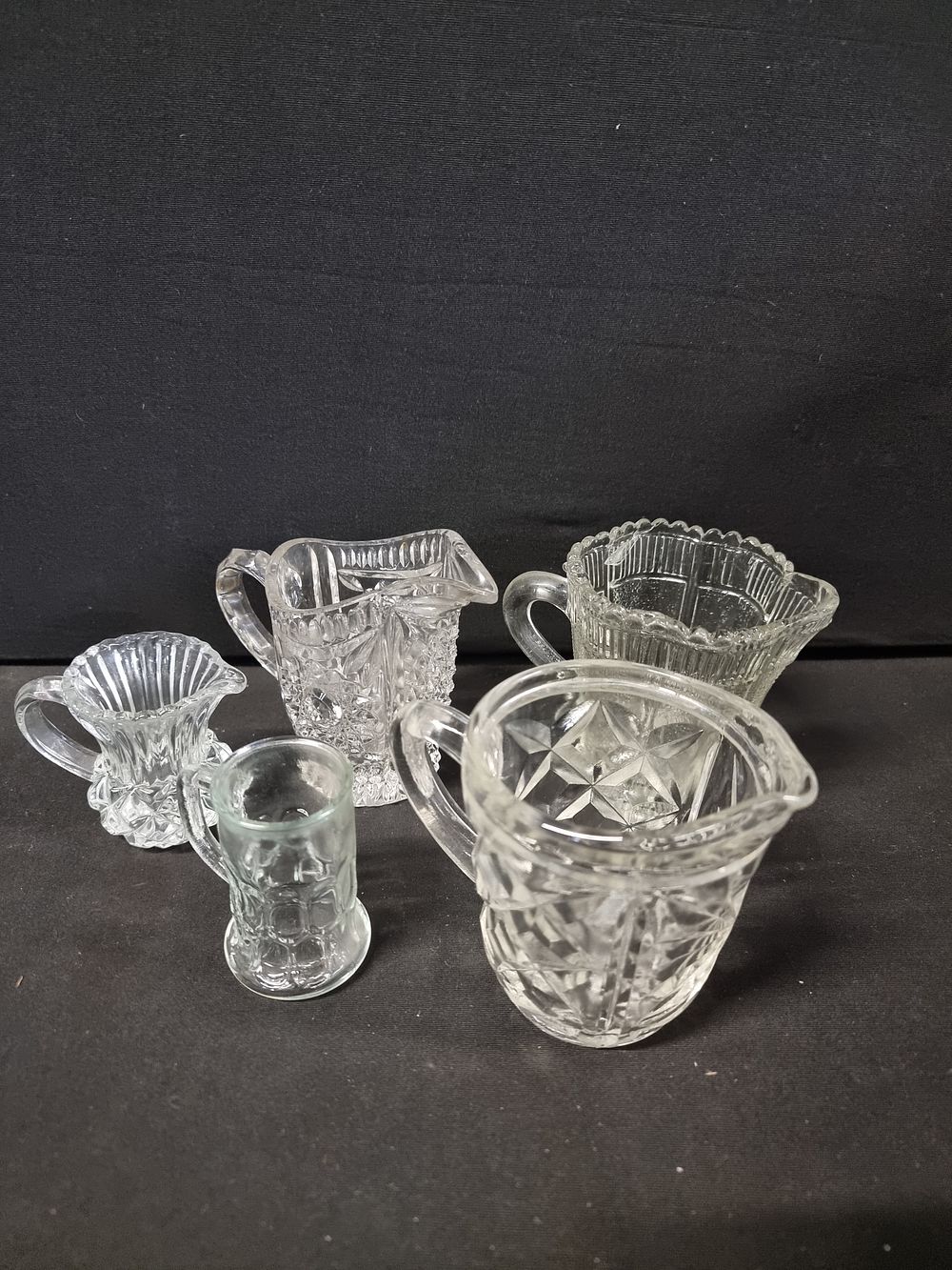 Lot 664: A Pair of Vintage Clear Etched Glass Creamer and Sugar Bowls