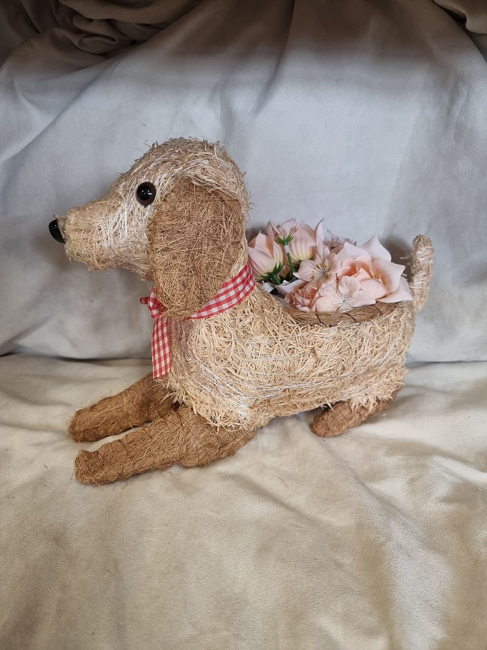 Lot 740: Puppy flower pots unused