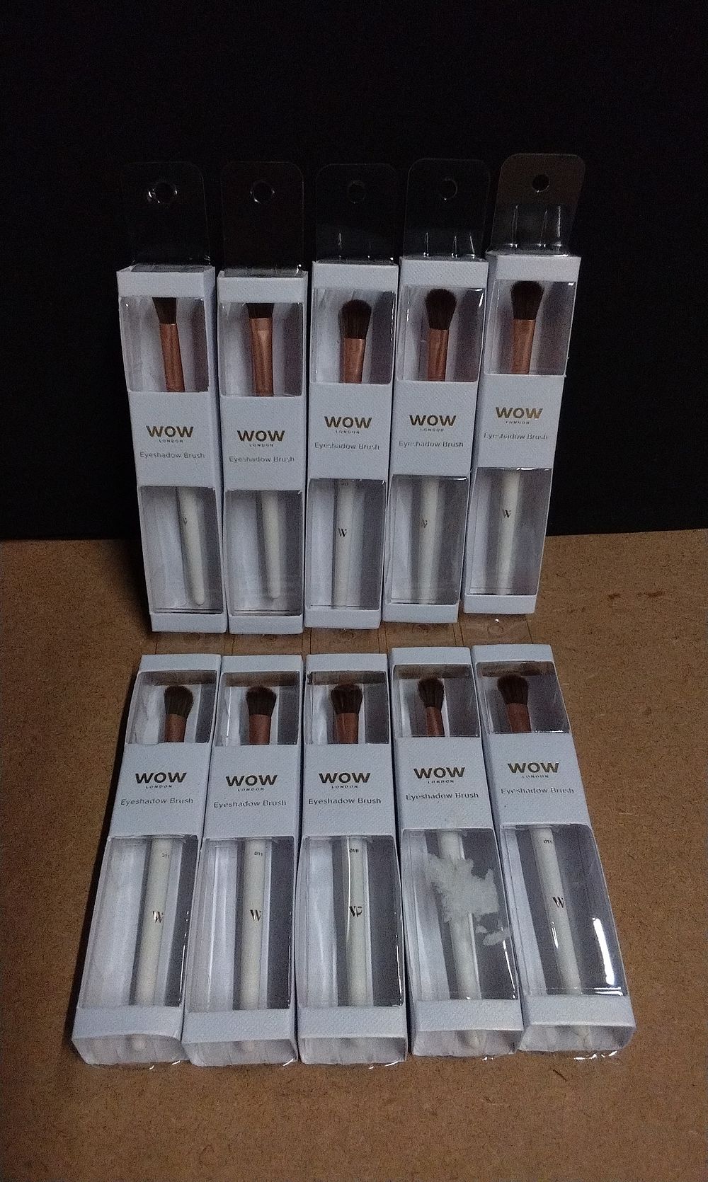Lot 617: A Set of 10 wow Eyeshadow Brushes, Made in China