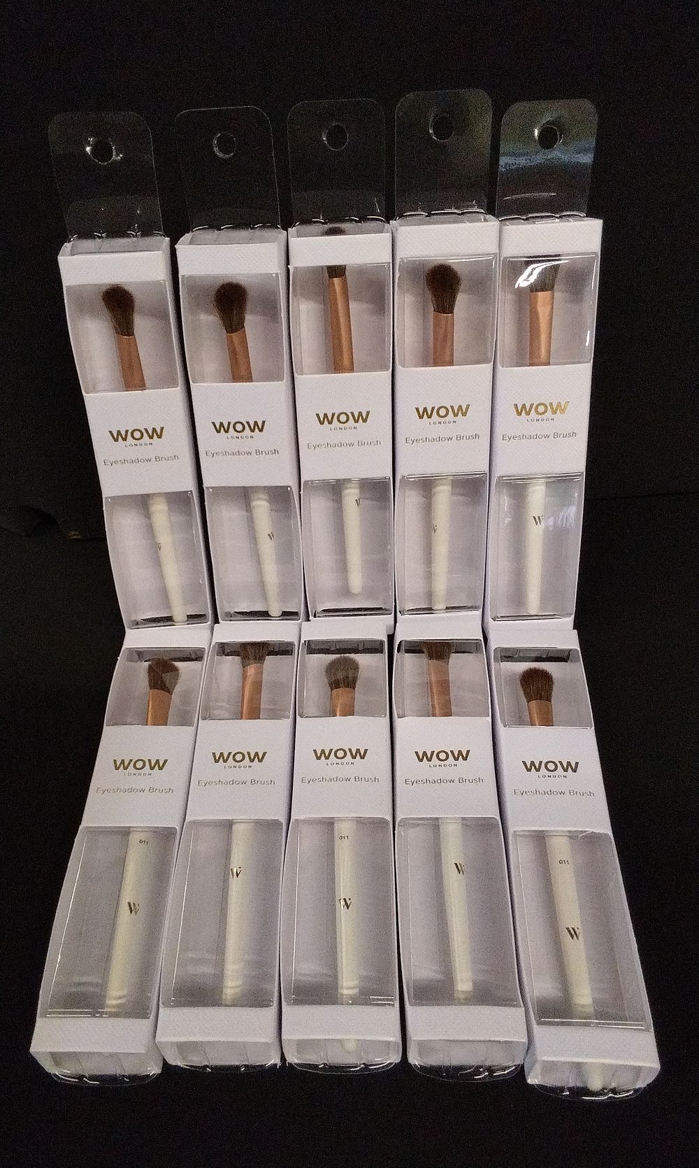 Lot 665: 10 x WOW LONDON Eyeshadow Brushes