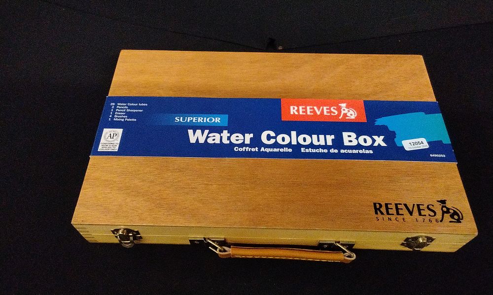 Lot 675: Reeves Superior Water Colour Paint Wooden Box Set