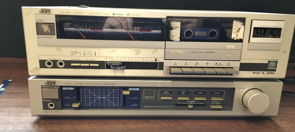 Lot 691: A Pair of JVC Stereo Components