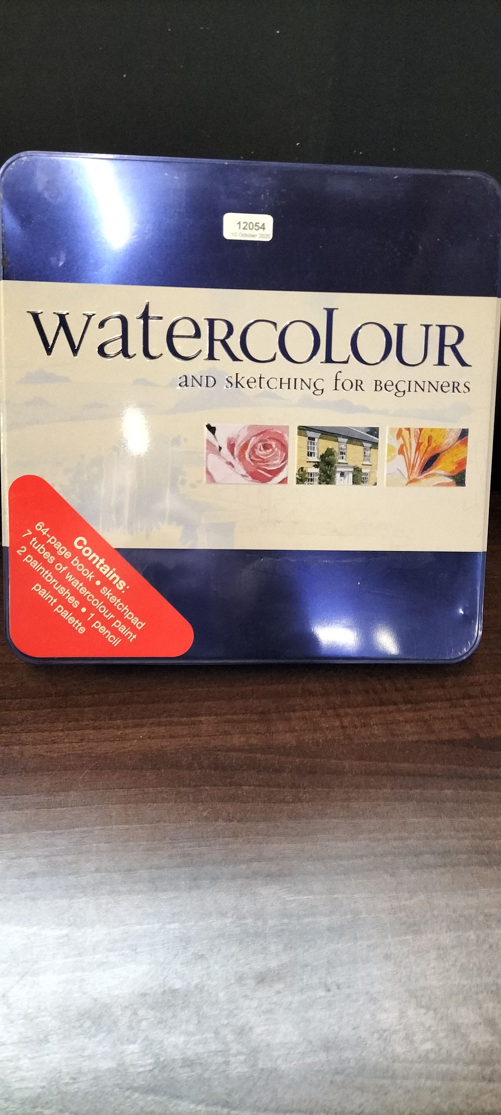 Lot 698: Parragon Watercolour and Sketching for Beginners Art Kit