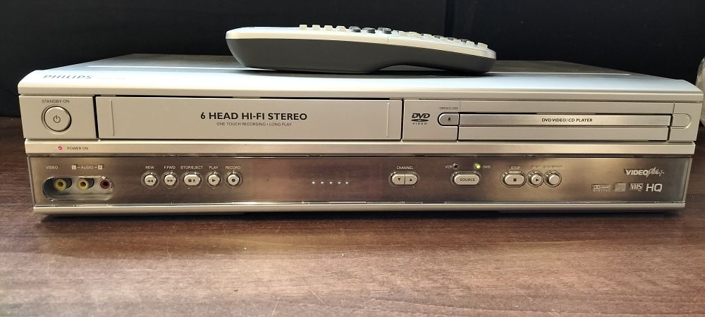 Lot 754: Philips DVP620VR/05 DVD VCR Combo Player with Remote