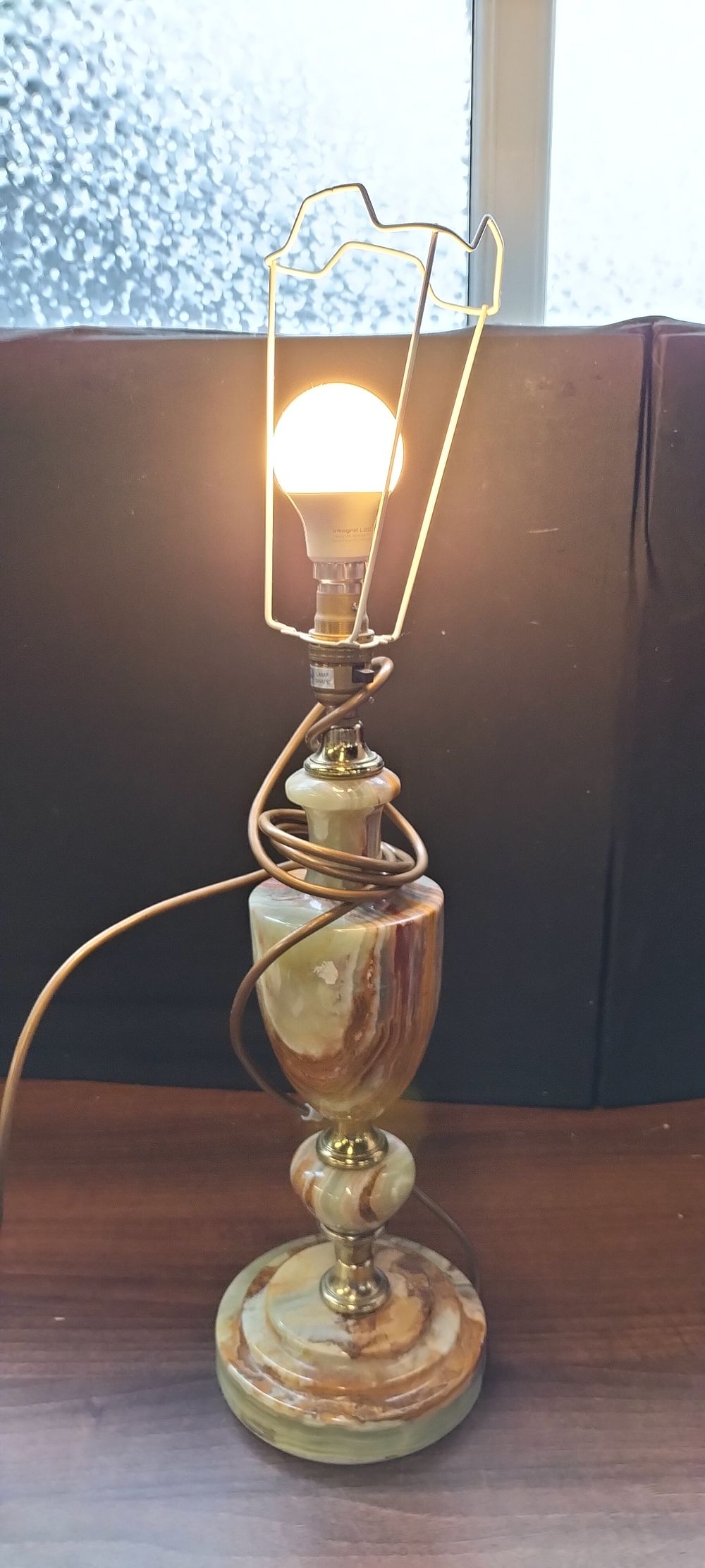 Lot 763: A W R.V.L. LIMITED Made in Britain Onyx Table Lamp. Tested for Power