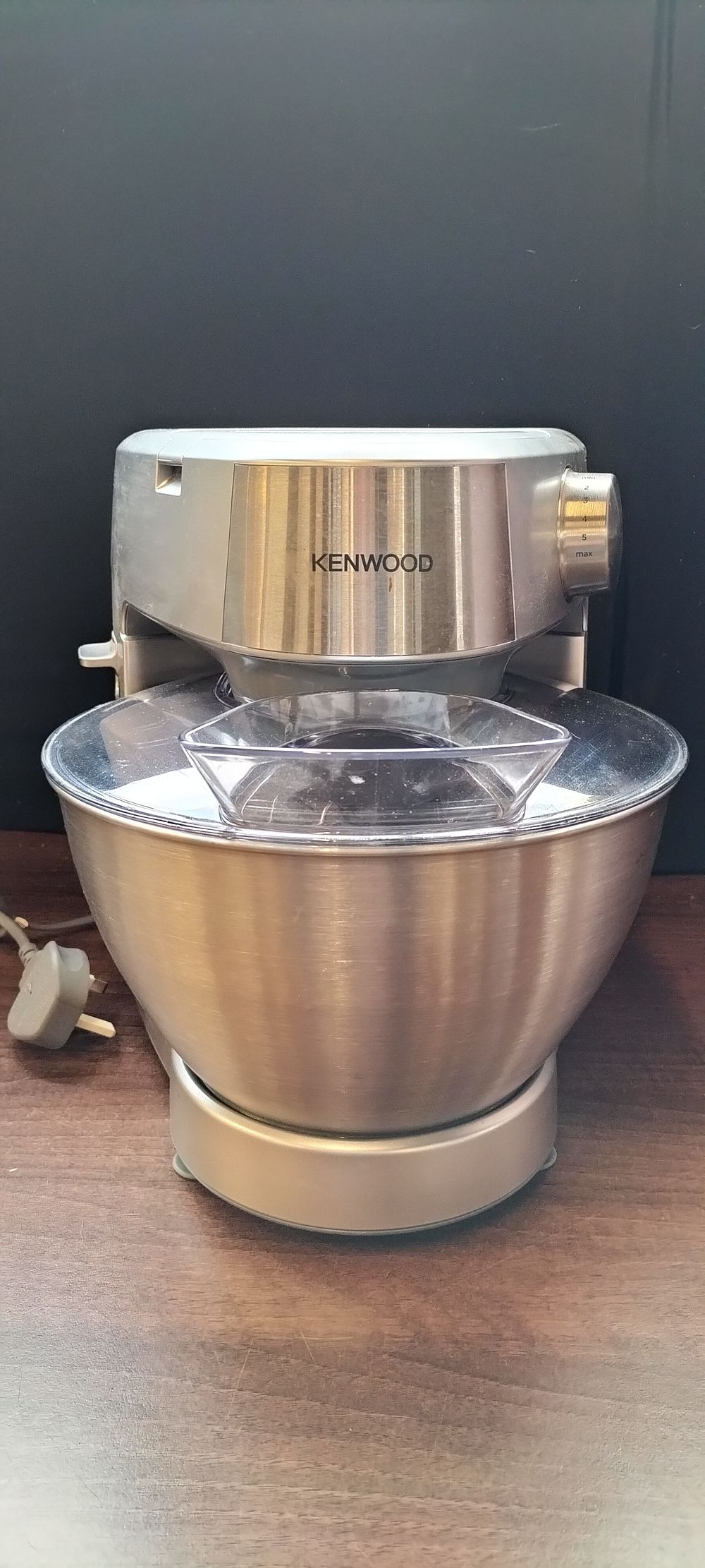 Lot 780: Kenwood KHC29 Prospero Silver Stand Mixer with Attachments