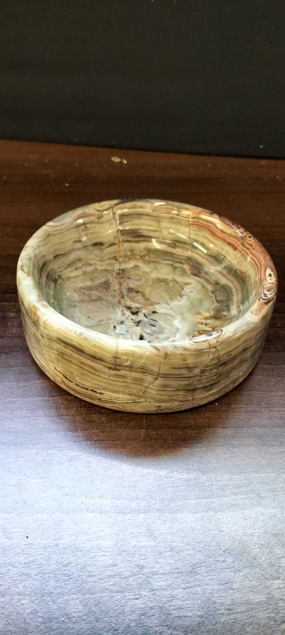 Lot 783: A Single Banded Onyx Bowl