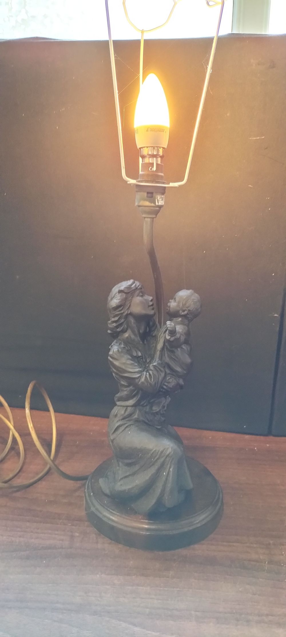 Lot 784: Heredites Figural Bronze Effect Table Lamp