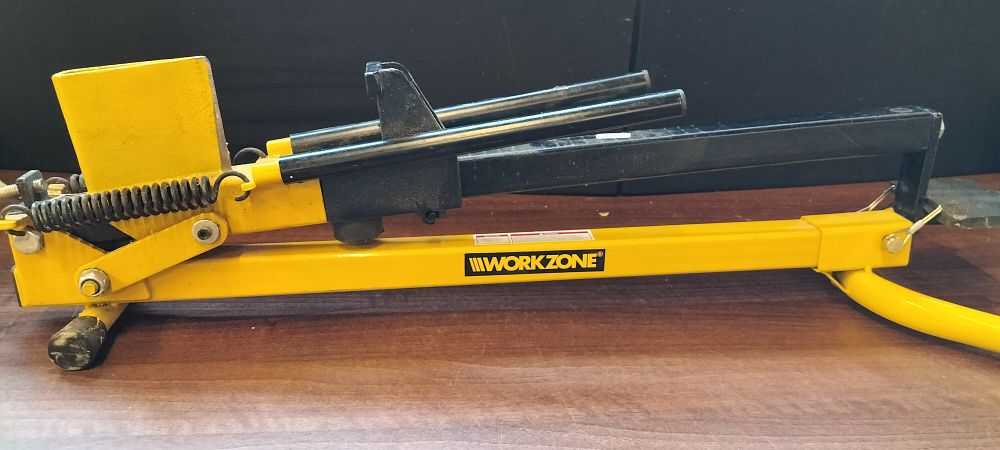 Lot 794: WORKZONE Yellow and Black Log Saw Horse