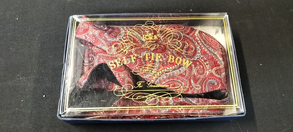 Lot 352: Tie Rack Self-Tie Bow Tie