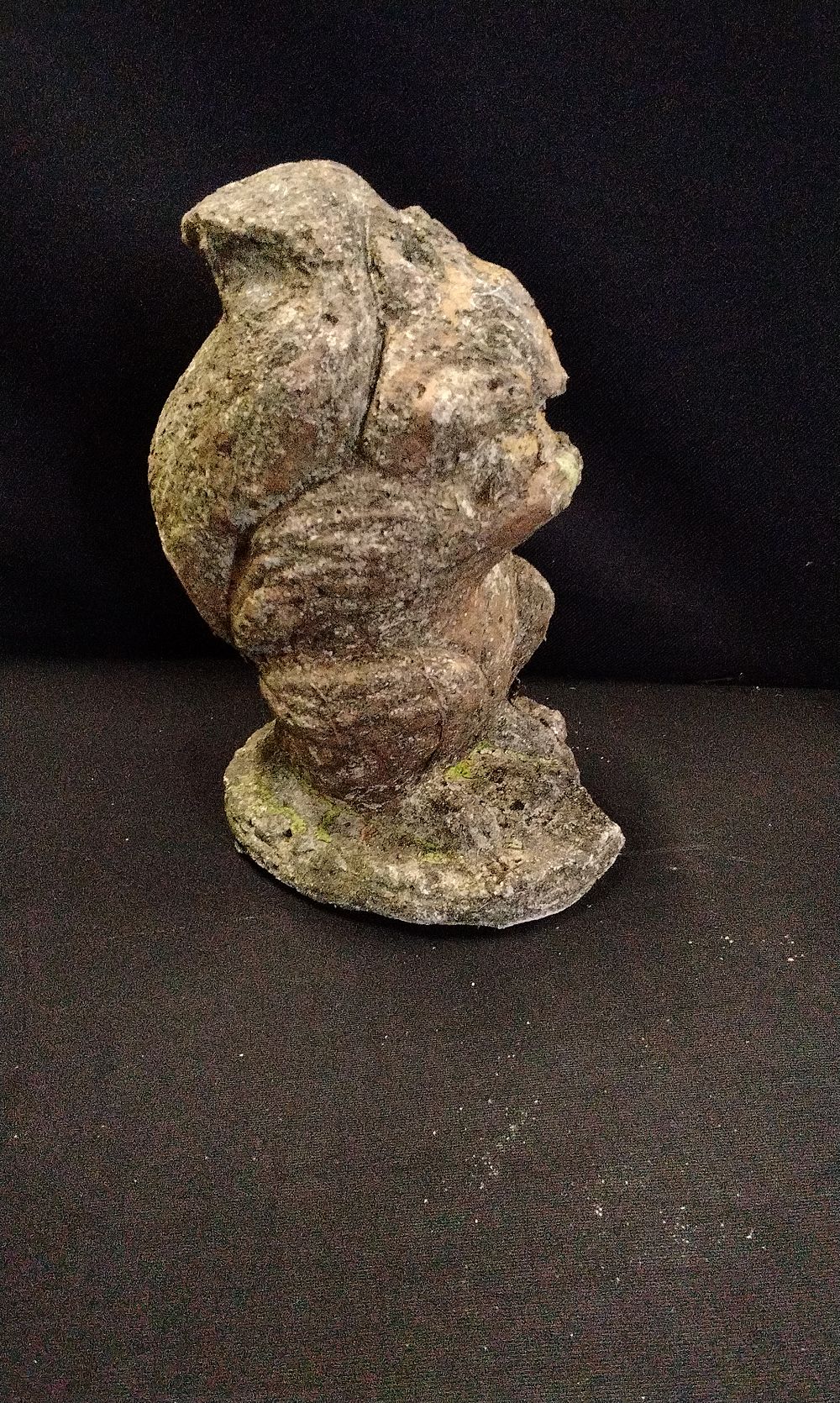 Lot 492: 1 Small Garden Ornament