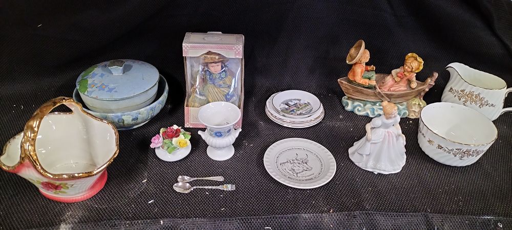 Lot 867: A Collection of Ceramics Including Wedgwood, Minton and Royal Doulton