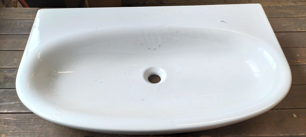 Lot 586: Catalano Muse 80 White Ceramic Wall-Mounted Bathroom Basin