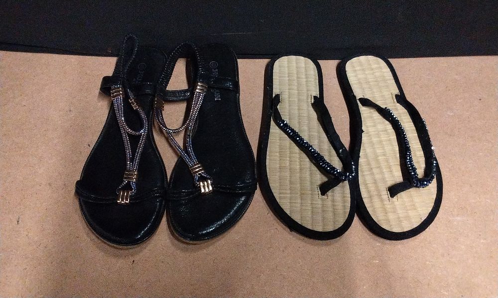 Lot 638: Two Pairs of Women's Flat Sandals Size UK 6