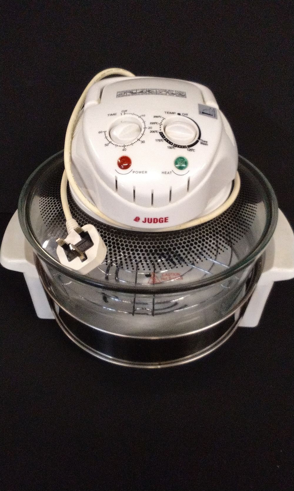 Lot 707: White Halogen Countertop Oven. Tested for Power