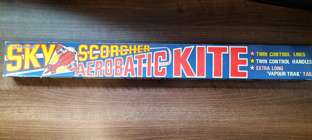 Lot 168: Vintage Sky-Scorcher Acrobatic Kite