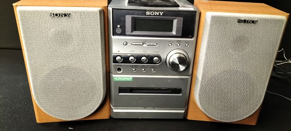 Lot 175: Sony CMT-NE3 Micro Hifi System