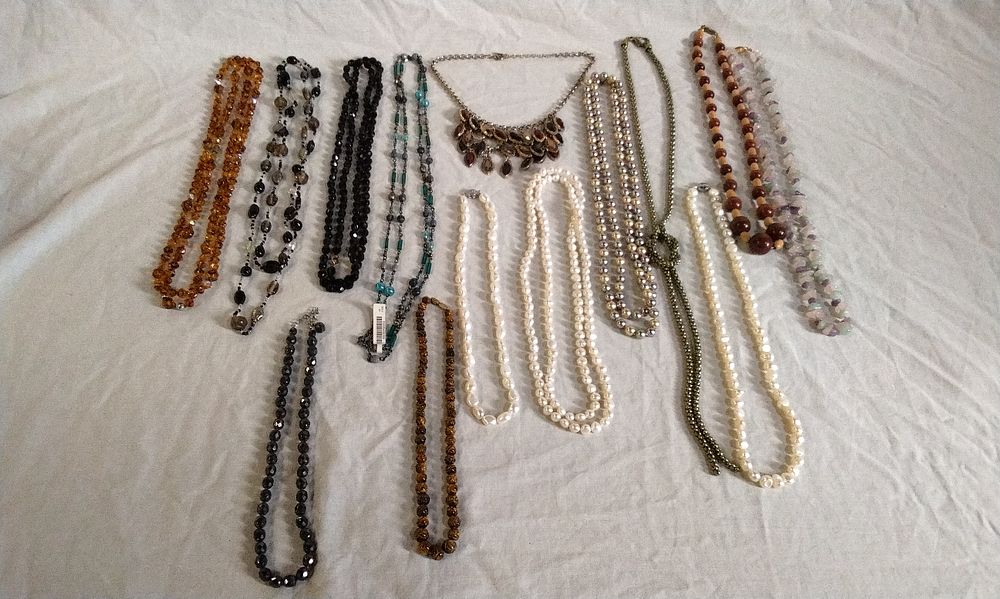 Lot 227: Selection of Various Costume Jewellery Necklaces