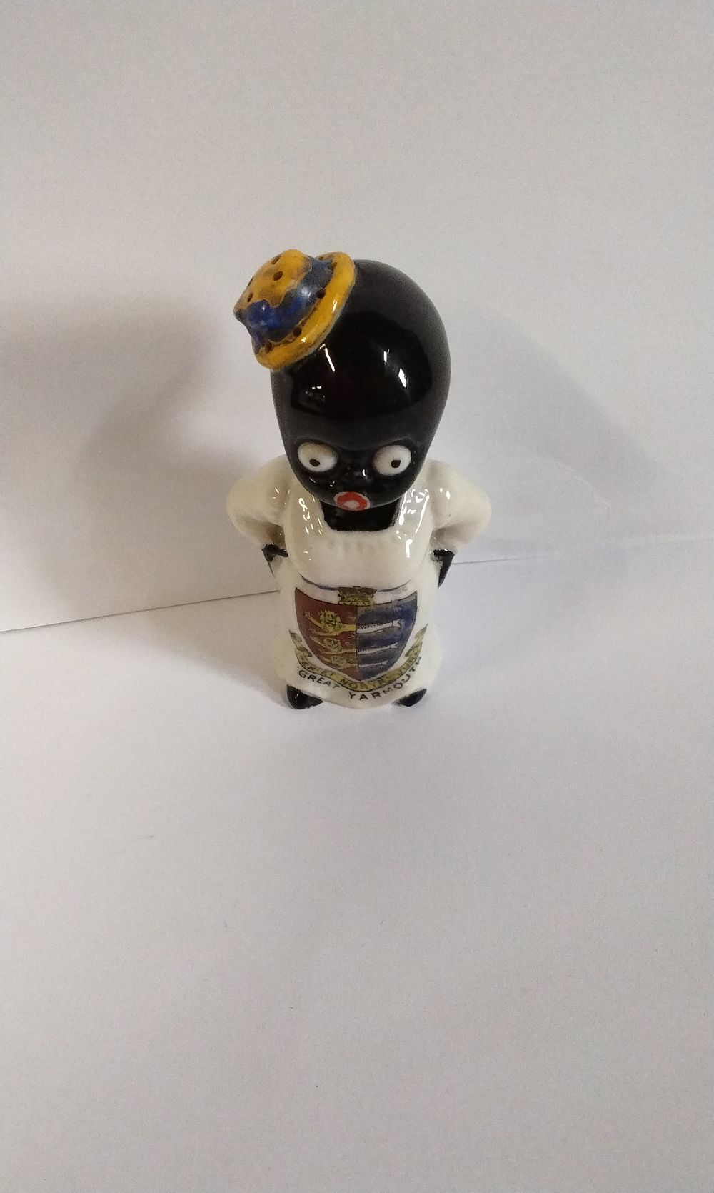 Lot 252: Rare Early 19th Century Arcadian Crested China Female Golly Pepper Pot