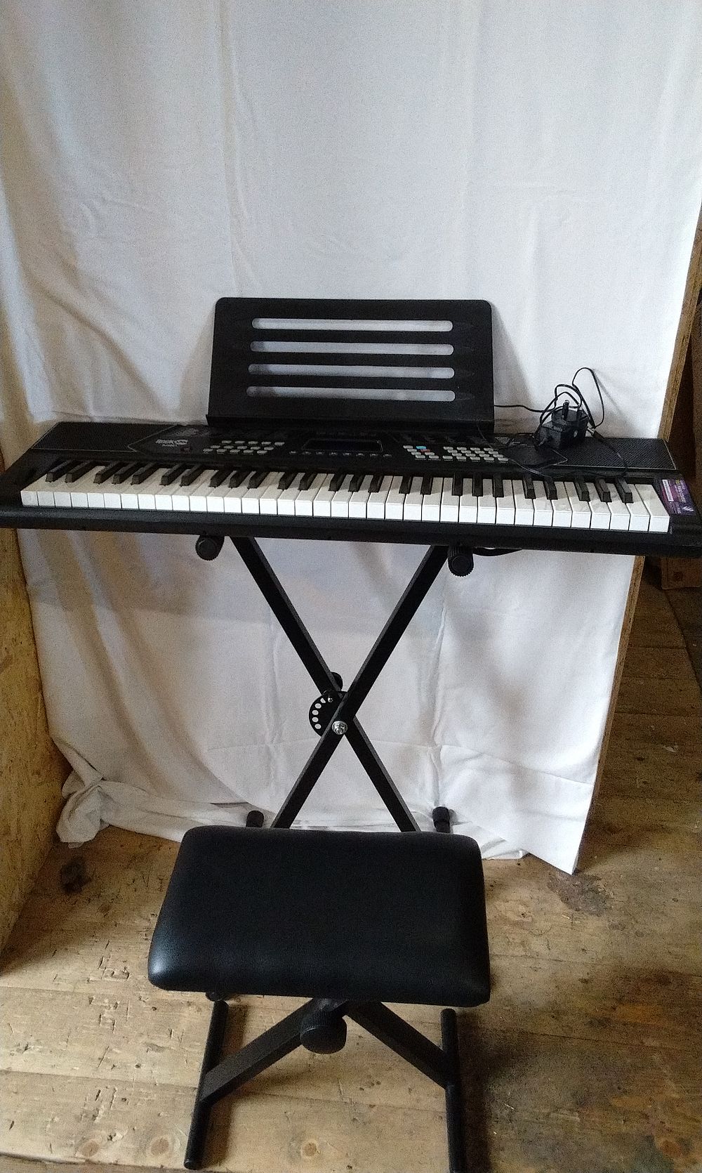 Lot 261: Rockjam RJ5061 Keyboard, Stand and Stool