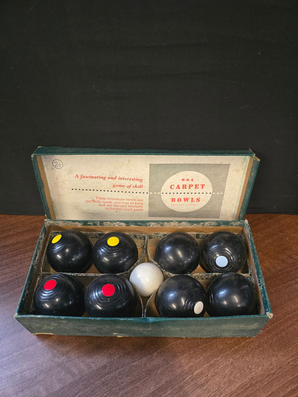 Lot 324: A vintage set of B&A Carpet bowls
