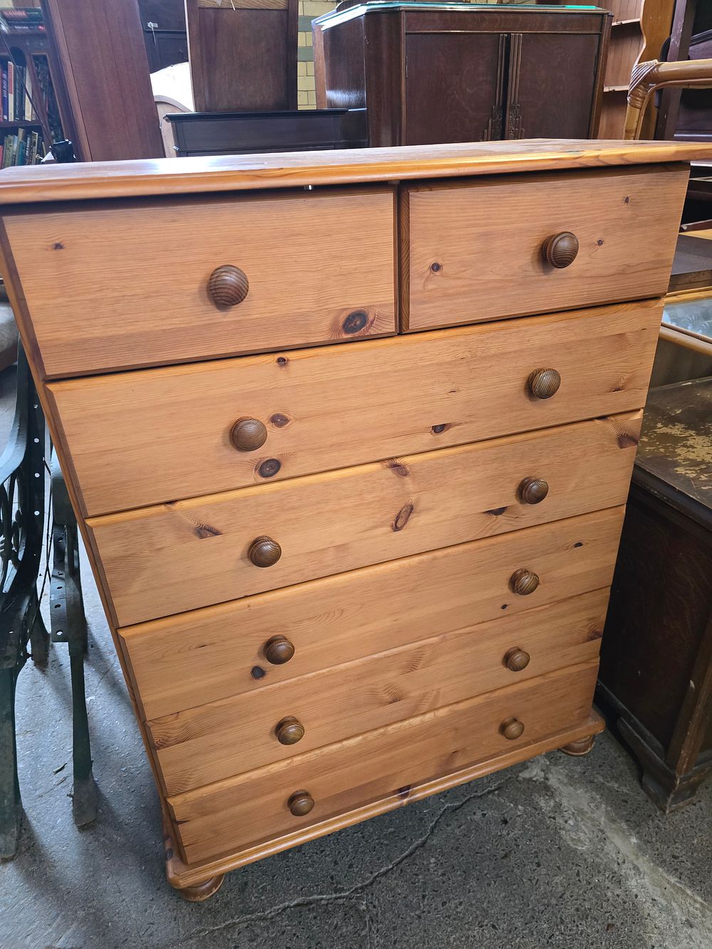 Lot 325: Pine five drawer and two half drawer unit