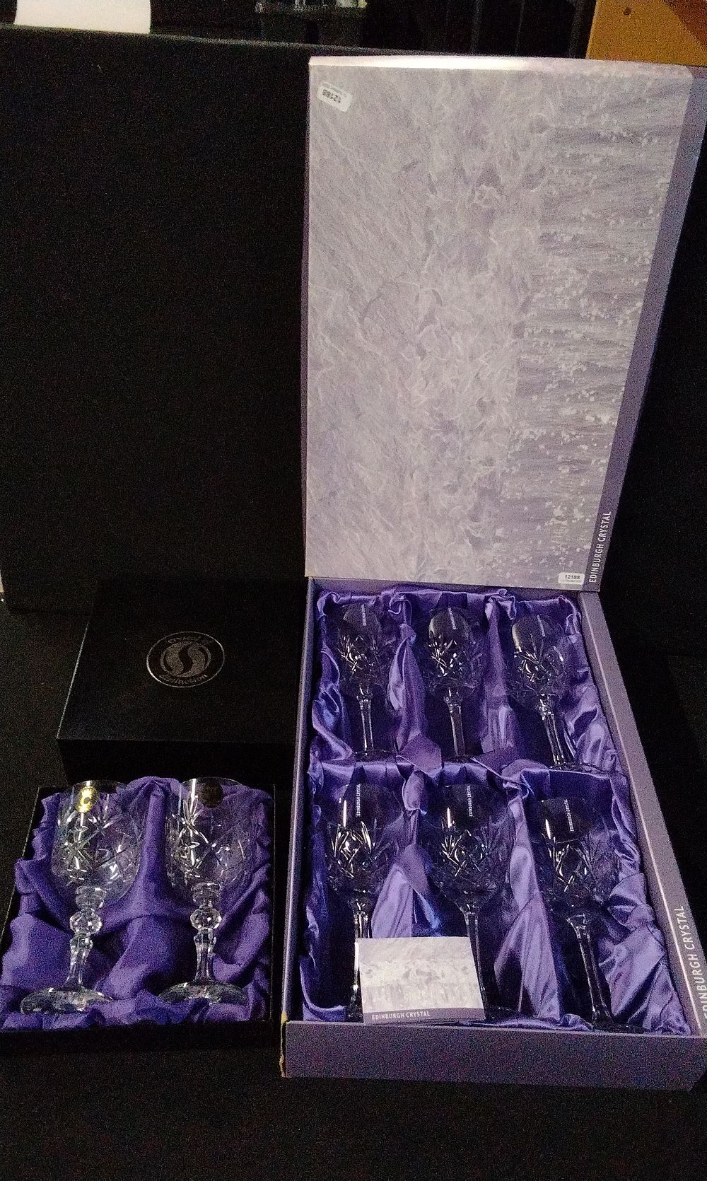 Lot 276: Boxed Set of 6x Edinburgh Crystal Wine Glasses