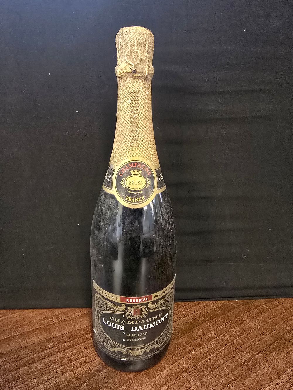 Lot 329: Champagne Louis Daumont reserve. Unopened