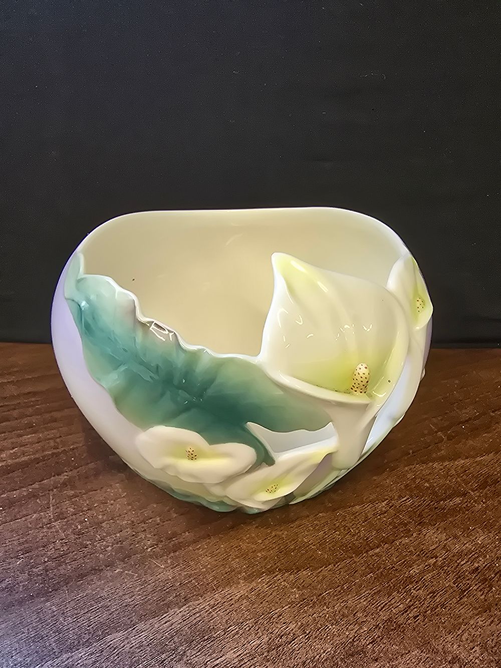 Lot 336: Franz Porcelain Calla Lily Bowl Signed By May Wei Xuet Mei