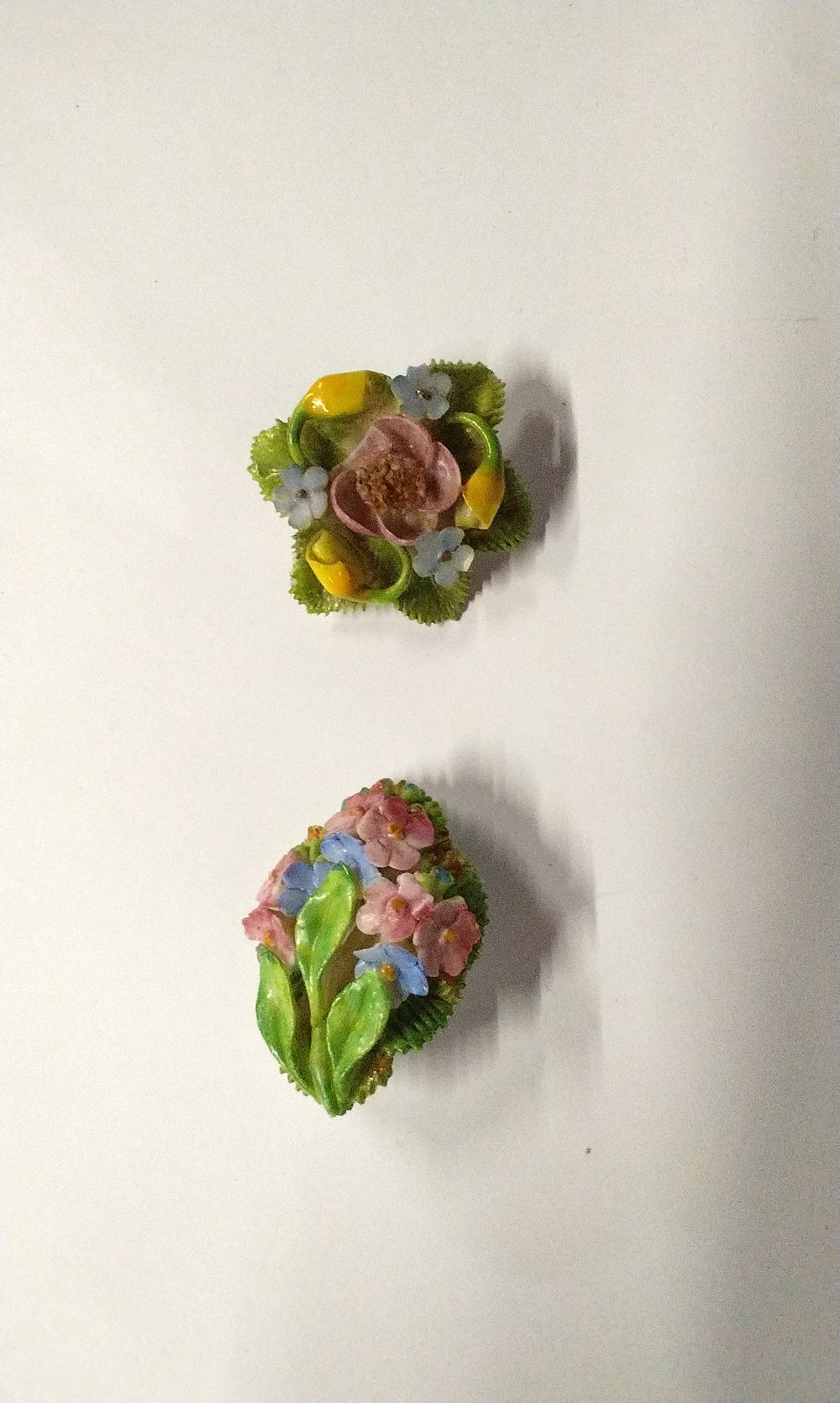 Lot 363: 2x  W. H. Goss Enamelled Parian Ware Brooches