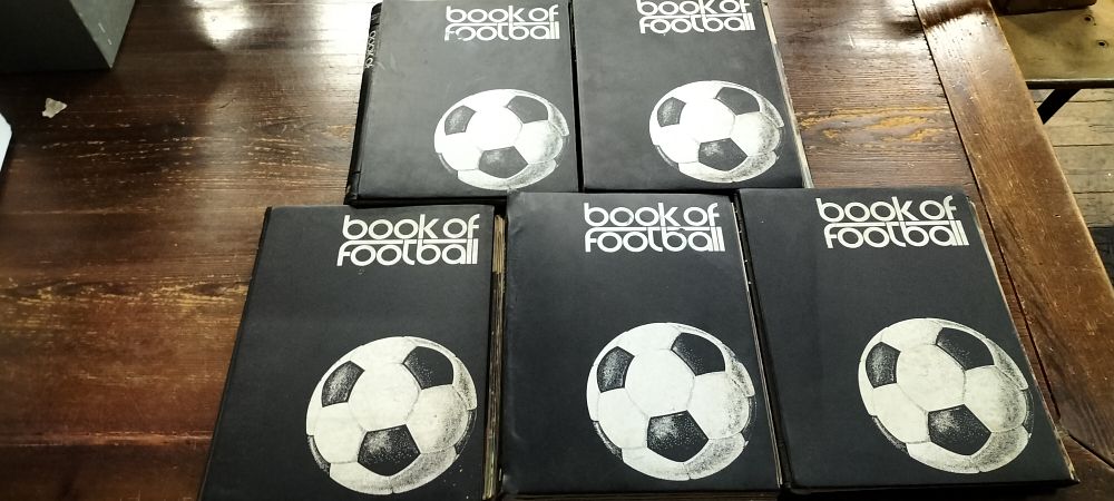 Lot 351: Marshall Cavendish Book of Football, 5 Bound Volumes in Original Binders (75 Issues)