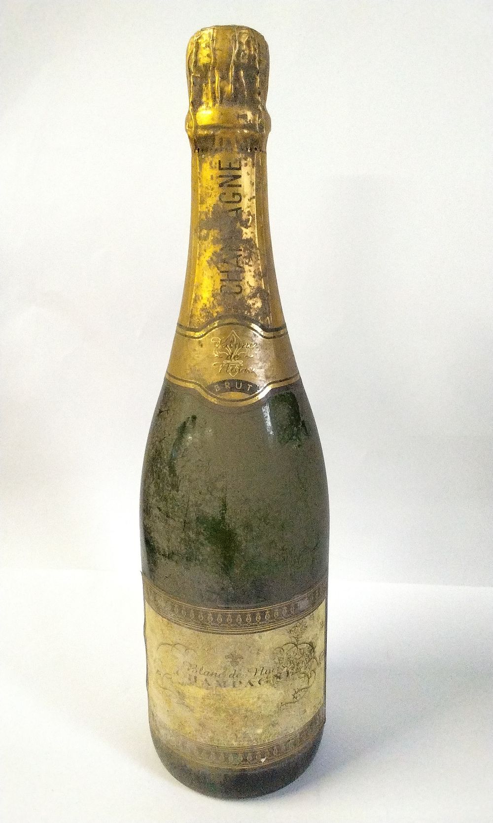 Lot 376: Unopened 75cl Bottle of Blanc De Noirs Brut Champagne