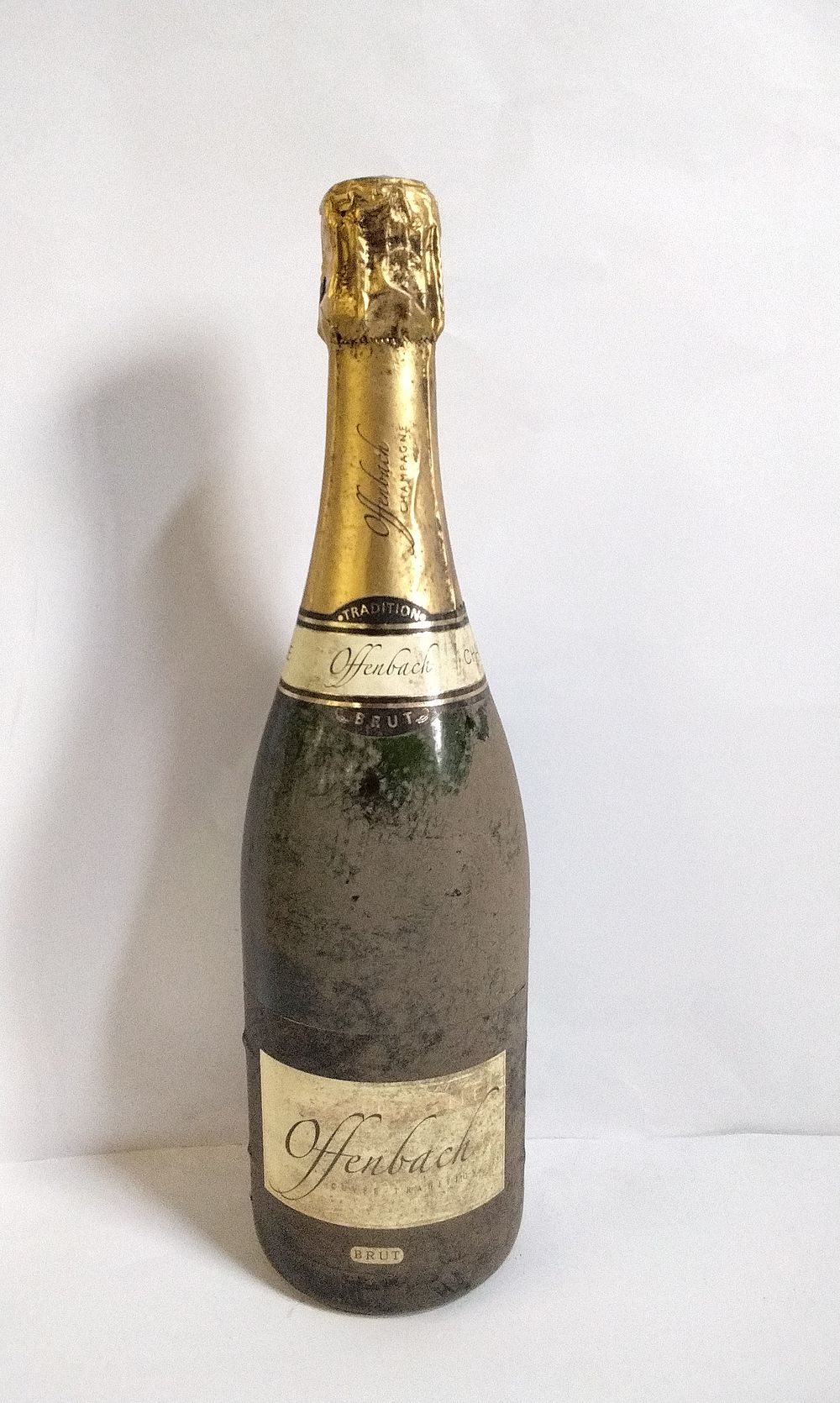 Lot 383: Unopened Bottle of 750ml Bottle of Offenbach Curver Tradition Brut Champagne