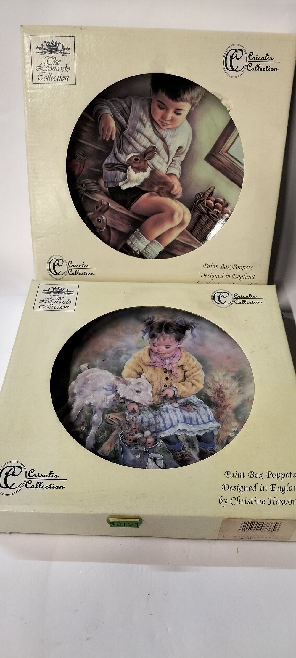 Lot 393: Two Leonardo Crisalis Collection Decorative Plates Still Boxed