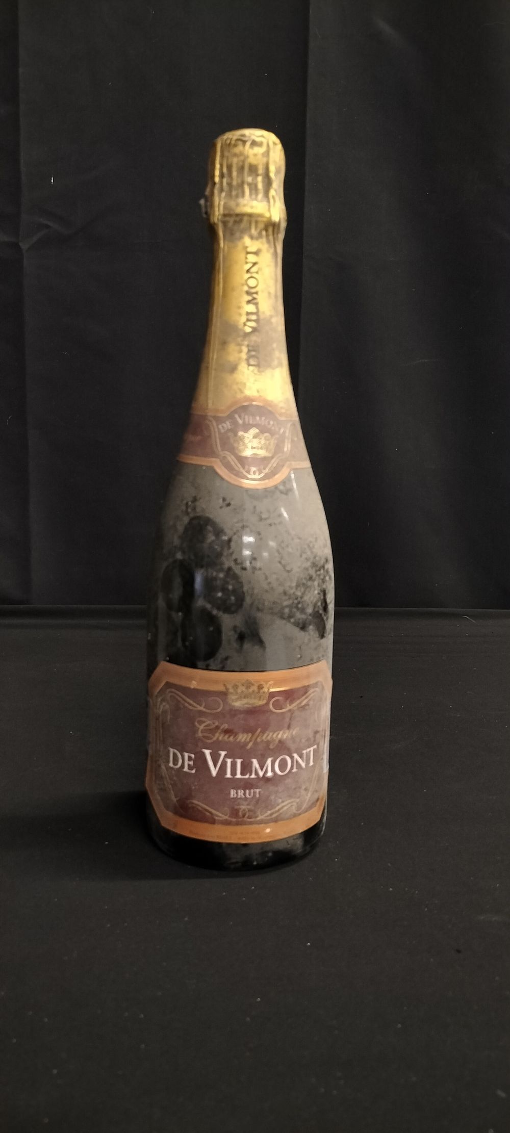Lot 400: 750 ml bottle of De Vilmont Brut Champagne
