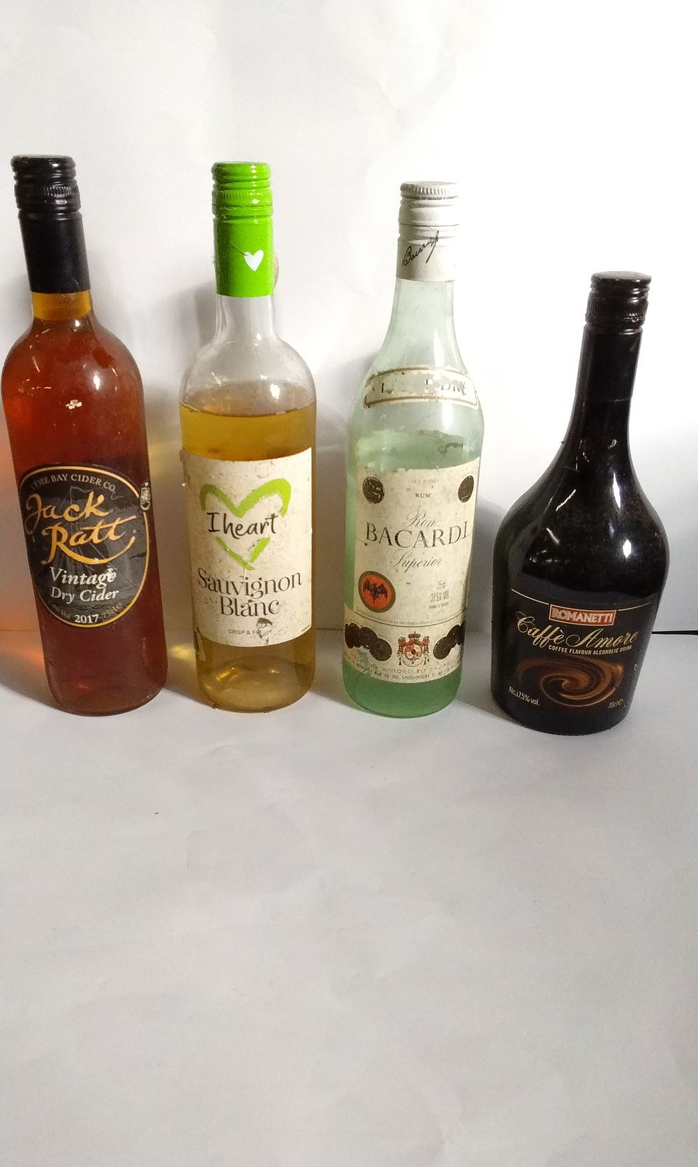 Lot 724: 4 Part Mixed Bottles of Alcohol