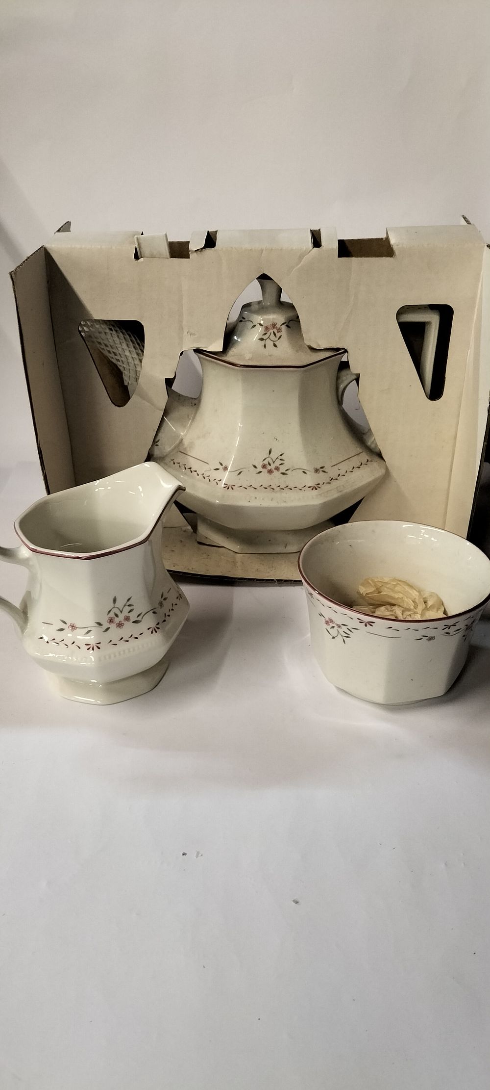 Lot 750: Bull in a China Shop Teapot Set, in Box