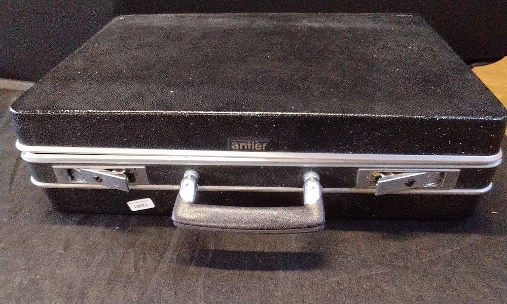 Lot 208: Antler Hard Shell Briefcase