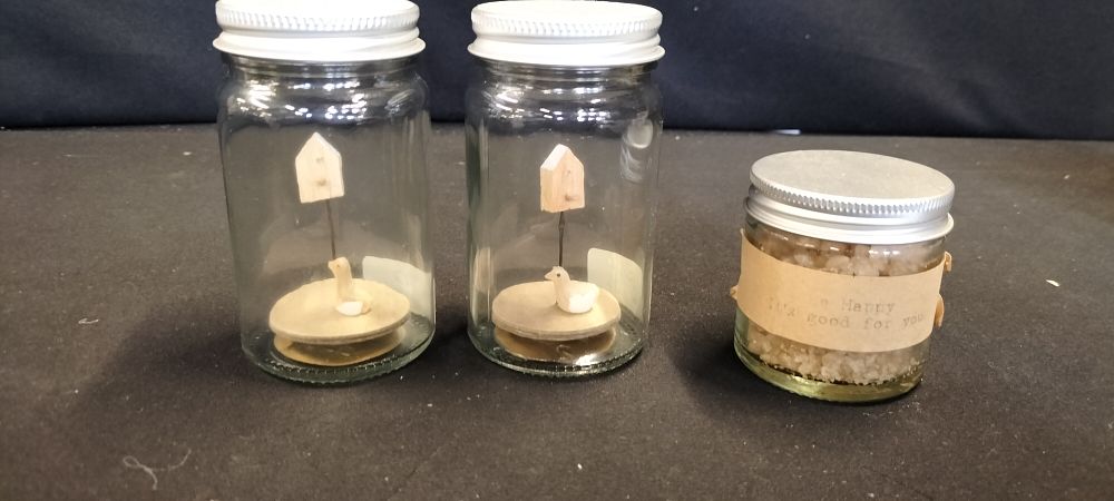 Lot 152: 2 East of India World in a Jar Ornaments and a Small Jar of Bath Salts
